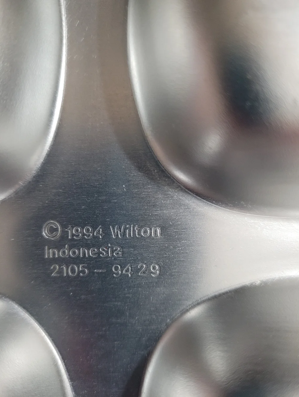 Vintage Wilton Small Four Heart Aluminum Mold Pan No.2105-9429